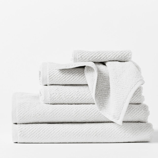 Coyuchi Air Weight Organic Towel (Bath)